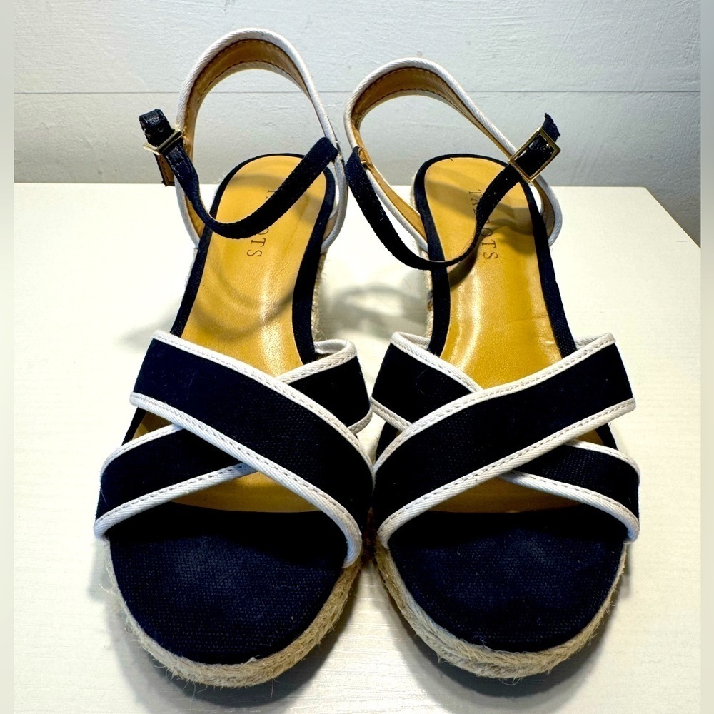 Talbots Navy Blue With White Trim Cross Strap Wedge Sandals Wedge 7
